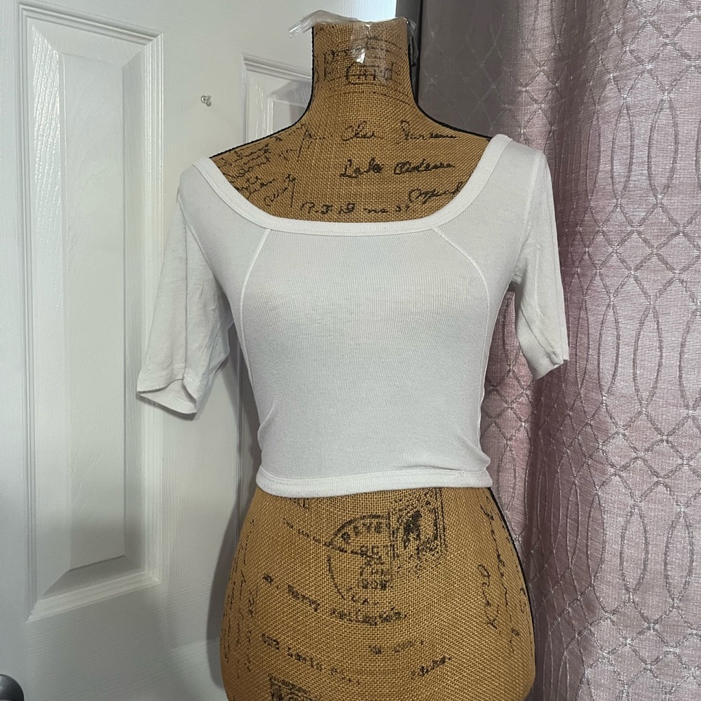 Lululemon white top